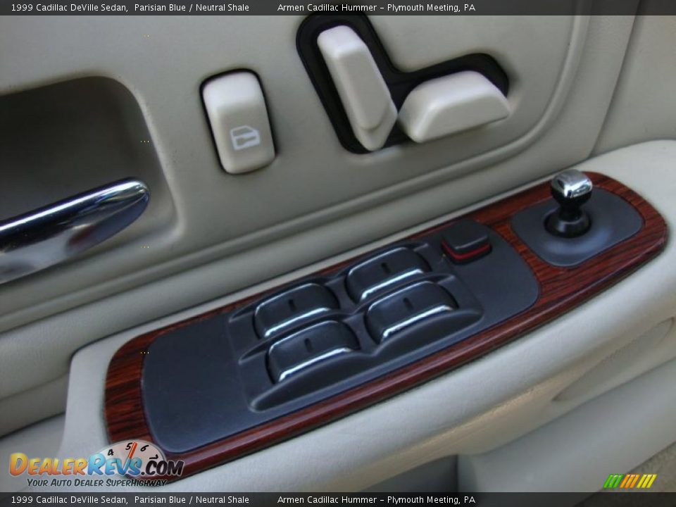 1999 Cadillac DeVille Sedan Parisian Blue / Neutral Shale Photo #14