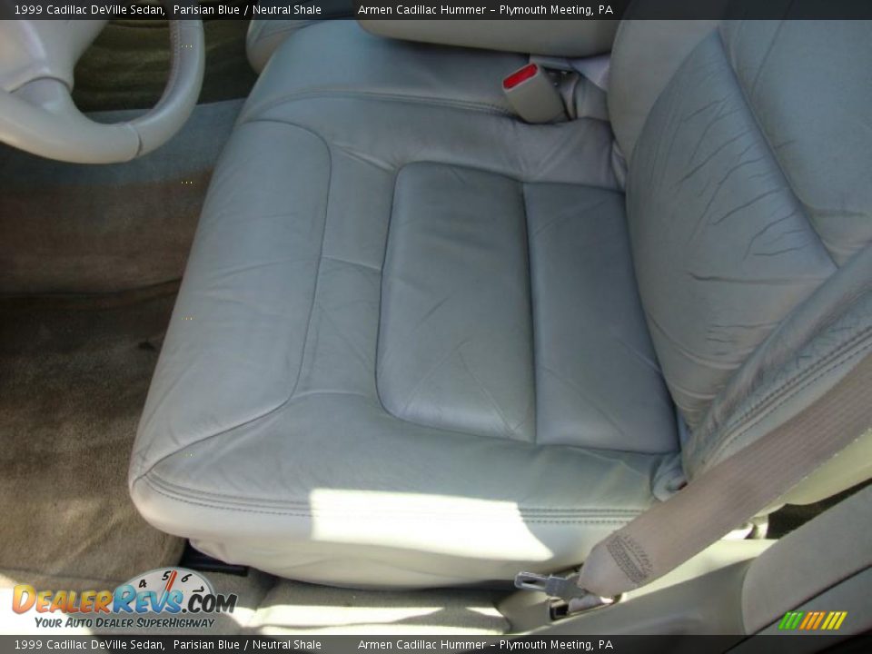 1999 Cadillac DeVille Sedan Parisian Blue / Neutral Shale Photo #15