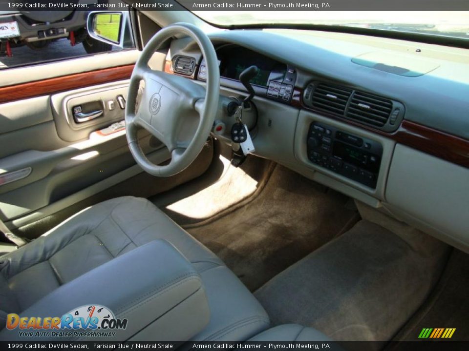 1999 Cadillac DeVille Sedan Parisian Blue / Neutral Shale Photo #18
