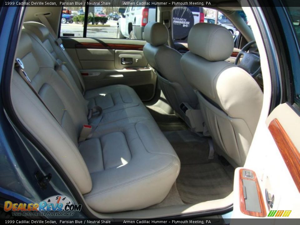 1999 Cadillac DeVille Sedan Parisian Blue / Neutral Shale Photo #20