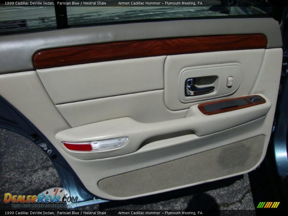 1999 Cadillac DeVille Sedan Parisian Blue / Neutral Shale Photo #22