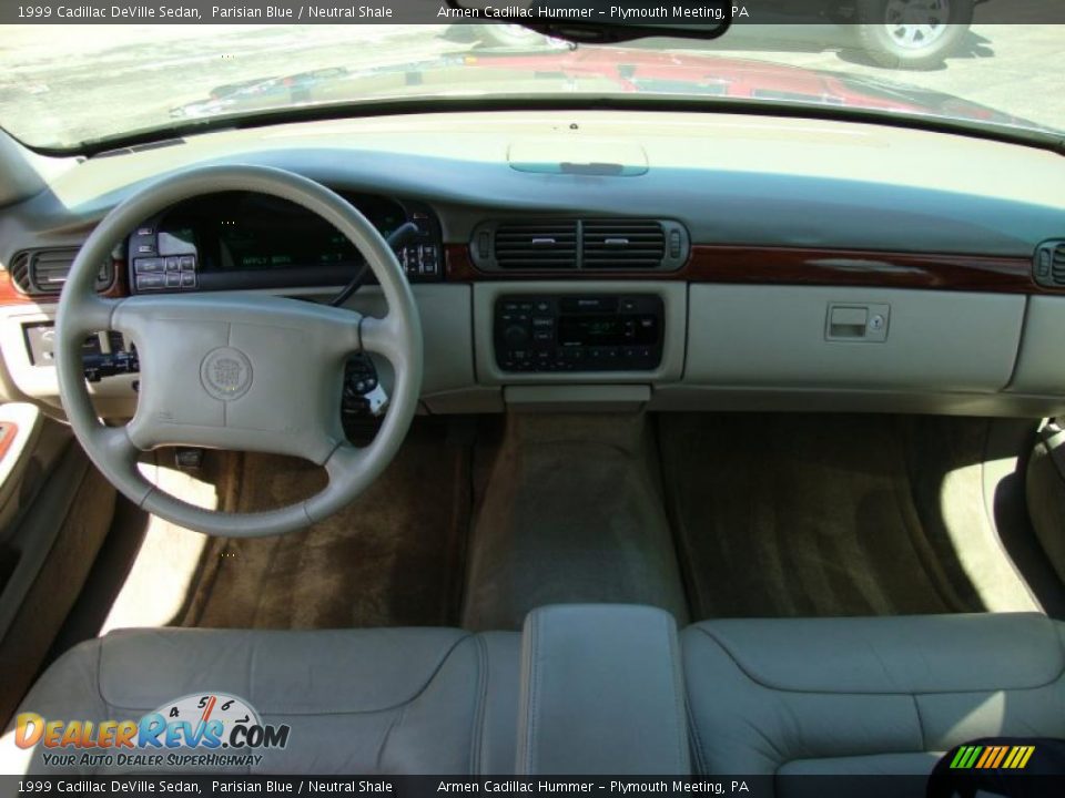 1999 Cadillac DeVille Sedan Parisian Blue / Neutral Shale Photo #24