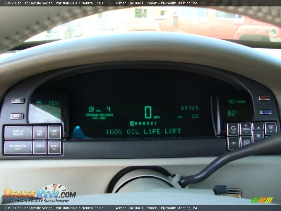 1999 Cadillac DeVille Sedan Parisian Blue / Neutral Shale Photo #32