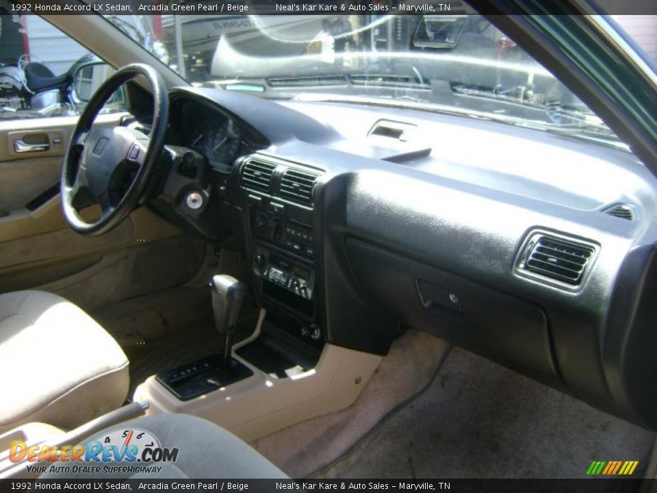 1992 Honda Accord LX Sedan Arcadia Green Pearl / Beige Photo #15