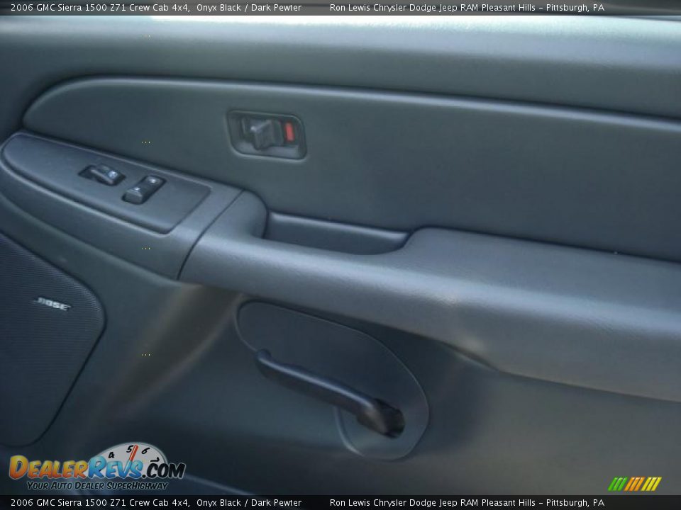 2006 GMC Sierra 1500 Z71 Crew Cab 4x4 Onyx Black / Dark Pewter Photo #16