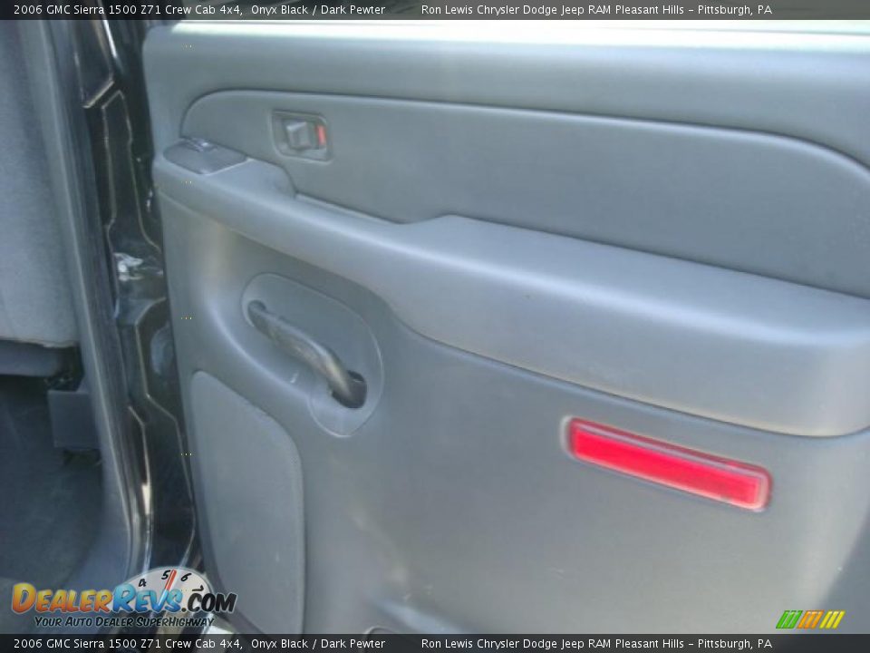 2006 GMC Sierra 1500 Z71 Crew Cab 4x4 Onyx Black / Dark Pewter Photo #18