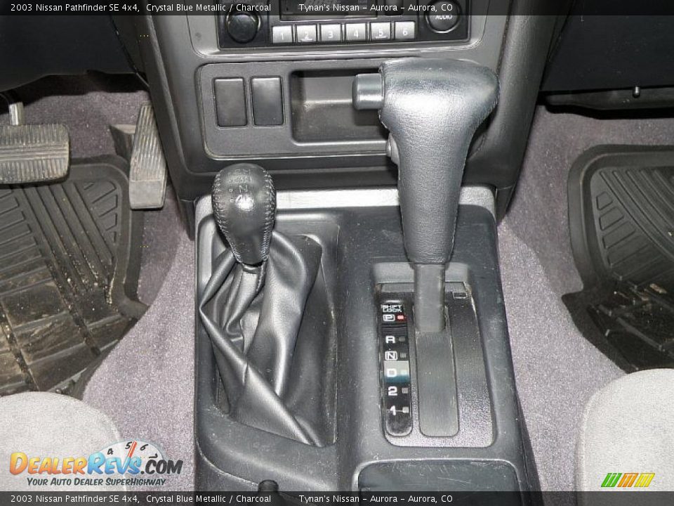2003 Nissan Pathfinder SE 4x4 Crystal Blue Metallic / Charcoal Photo #12