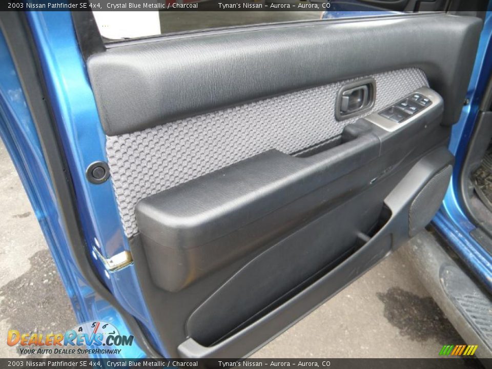 2003 Nissan Pathfinder SE 4x4 Crystal Blue Metallic / Charcoal Photo #13