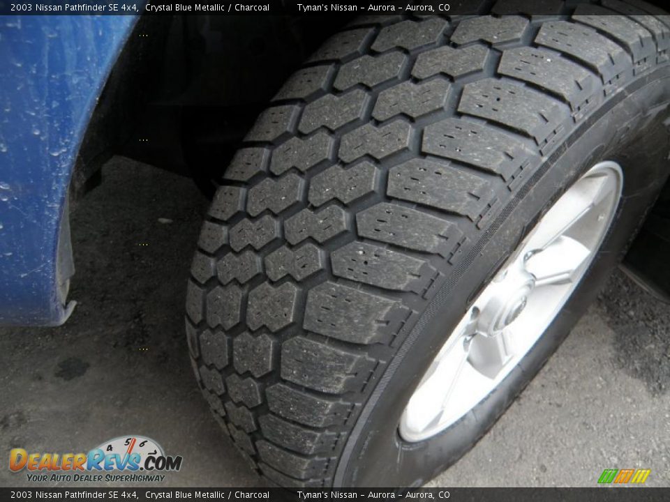 2003 Nissan Pathfinder SE 4x4 Crystal Blue Metallic / Charcoal Photo #18