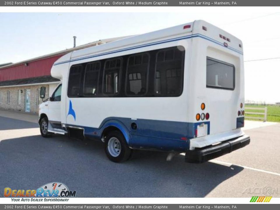 2002 Ford E Series Cutaway E450 Commercial Passenger Van Oxford White / Medium Graphite Photo #4