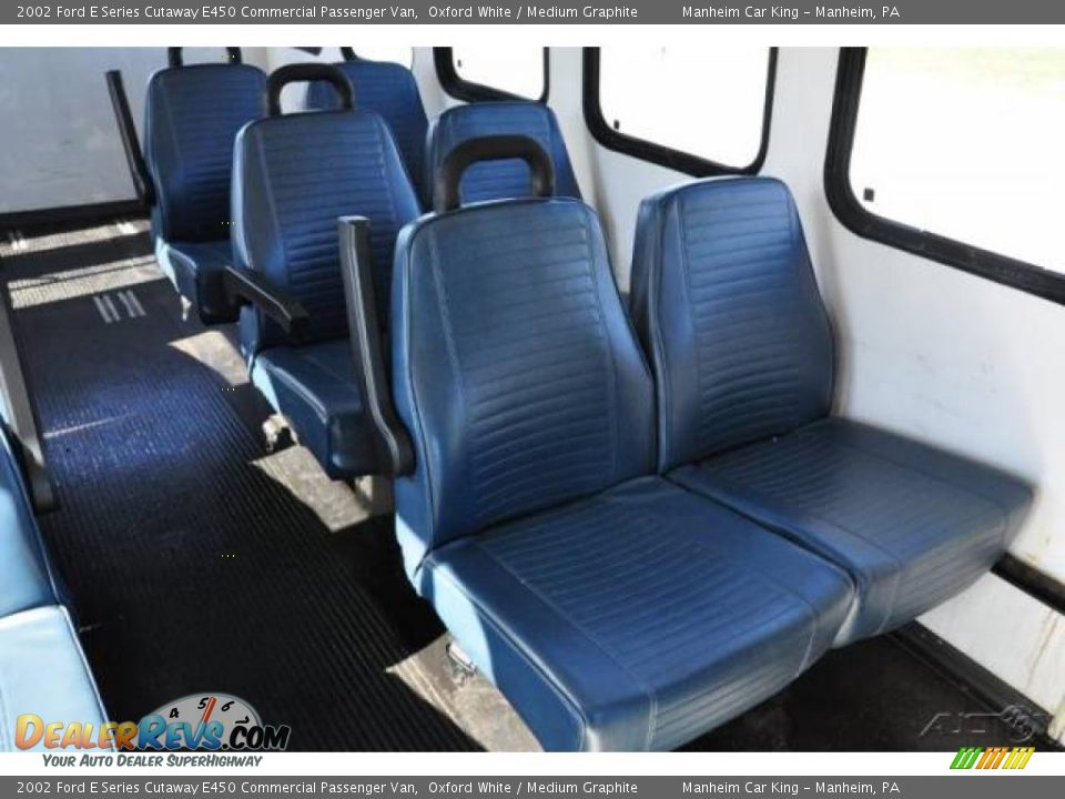 2002 Ford E Series Cutaway E450 Commercial Passenger Van Oxford White / Medium Graphite Photo #13