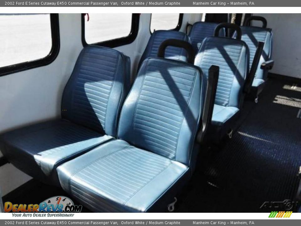 2002 Ford E Series Cutaway E450 Commercial Passenger Van Oxford White / Medium Graphite Photo #14