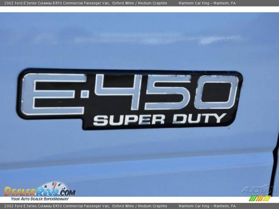 2002 Ford E Series Cutaway E450 Commercial Passenger Van Oxford White / Medium Graphite Photo #21