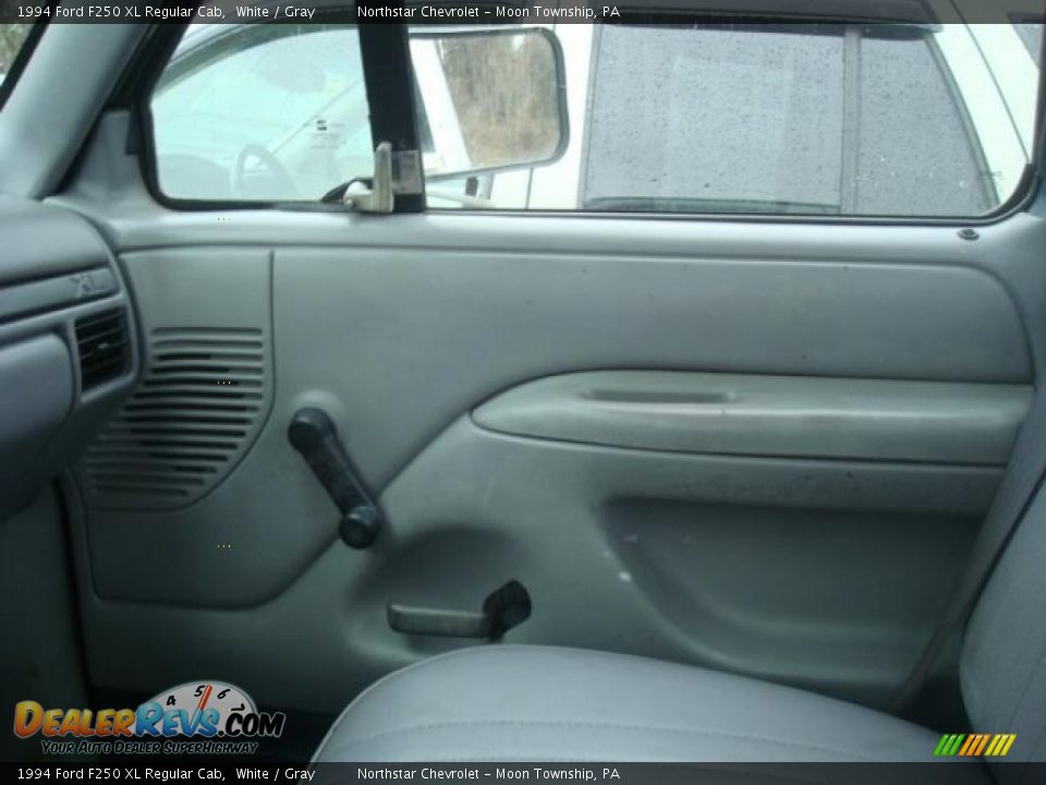 1994 Ford F250 XL Regular Cab White / Gray Photo #11