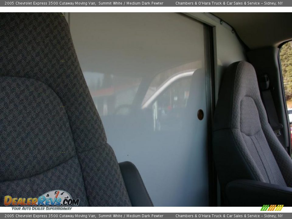2005 Chevrolet Express 3500 Cutaway Moving Van Summit White / Medium Dark Pewter Photo #12