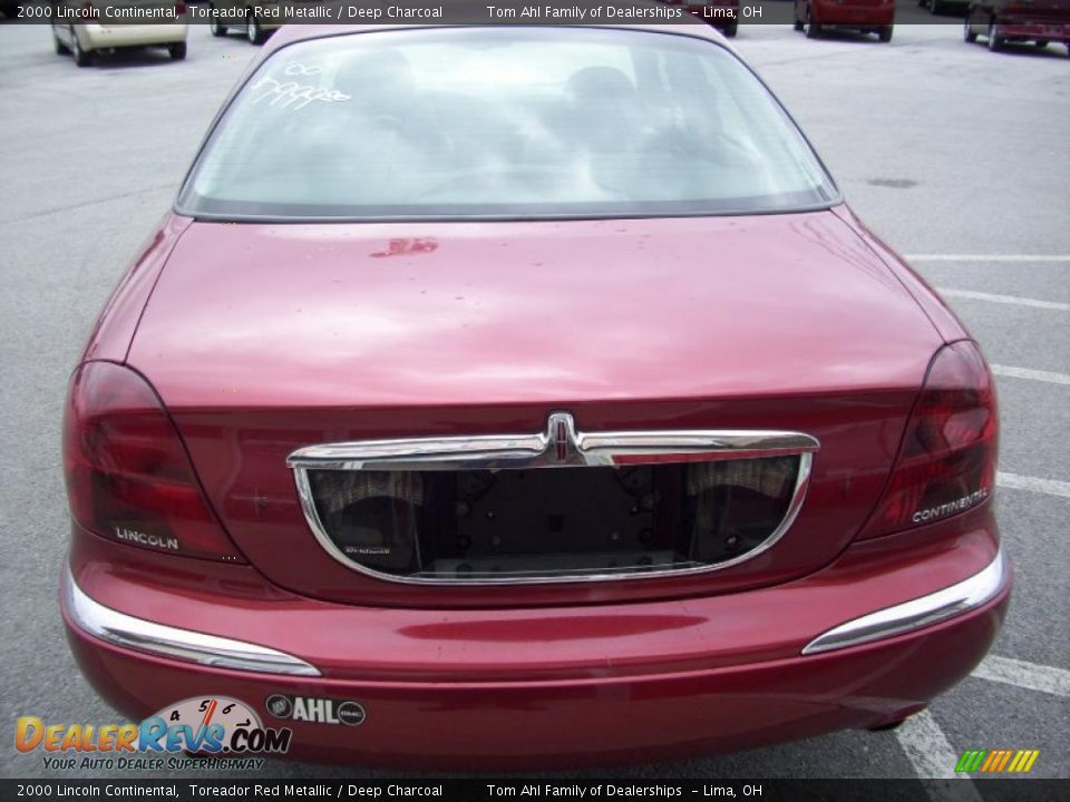 2000 Lincoln Continental Toreador Red Metallic / Deep Charcoal Photo #15