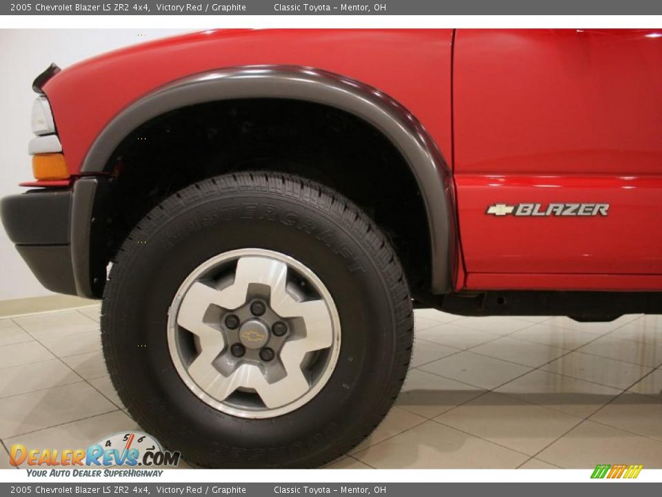 2005 Chevrolet Blazer LS ZR2 4x4 Victory Red / Graphite Photo #24