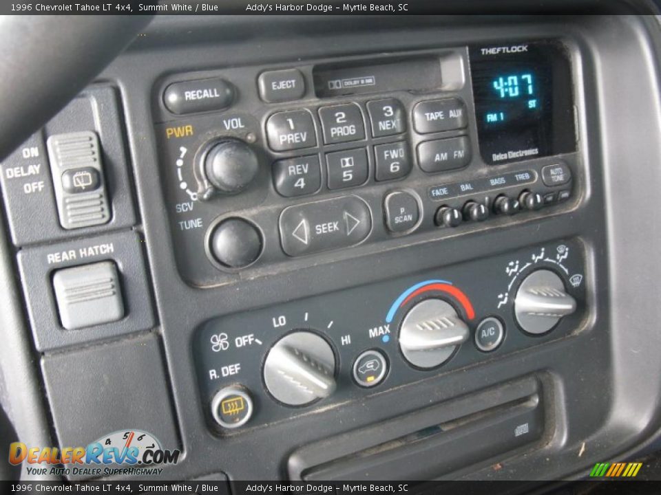 1996 Chevrolet Tahoe LT 4x4 Summit White / Blue Photo #22