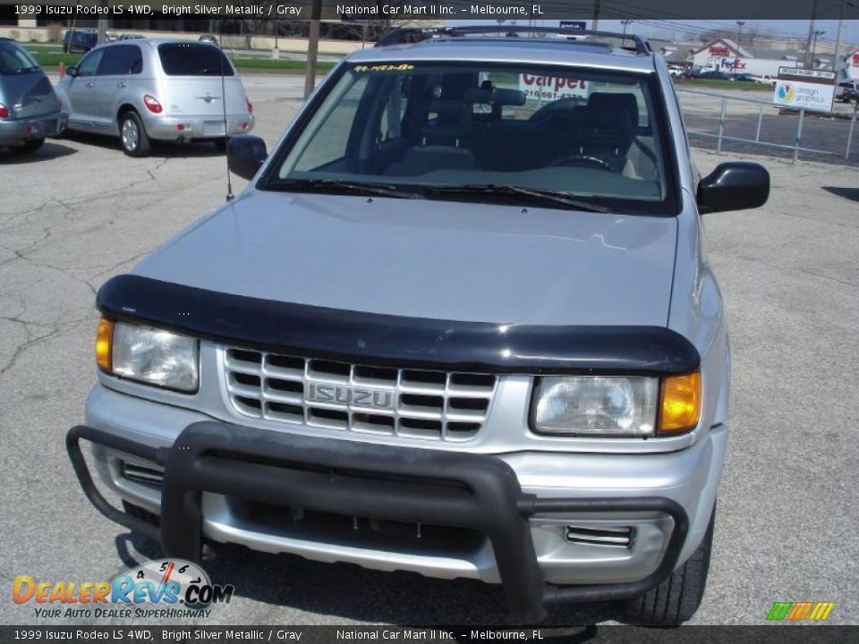 1999 Isuzu Rodeo LS 4WD Bright Silver Metallic / Gray Photo #2