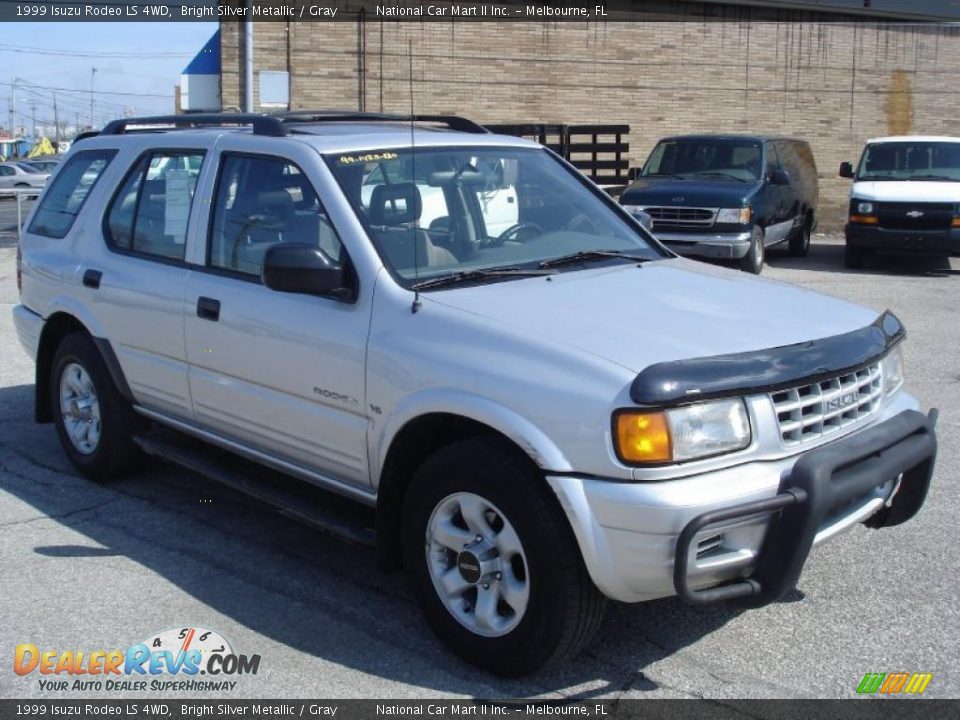 1999 Isuzu Rodeo LS 4WD Bright Silver Metallic / Gray Photo #3