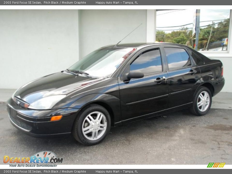 2003 Ford Focus SE Sedan Pitch Black / Medium Graphite Photo #2