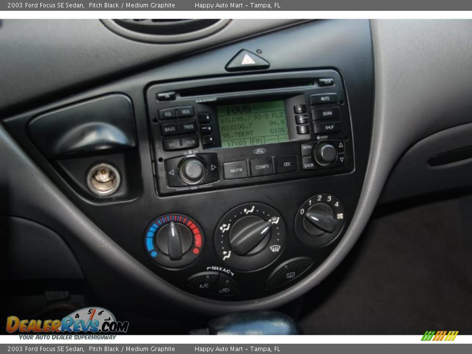 2003 Ford Focus SE Sedan Pitch Black / Medium Graphite Photo #15