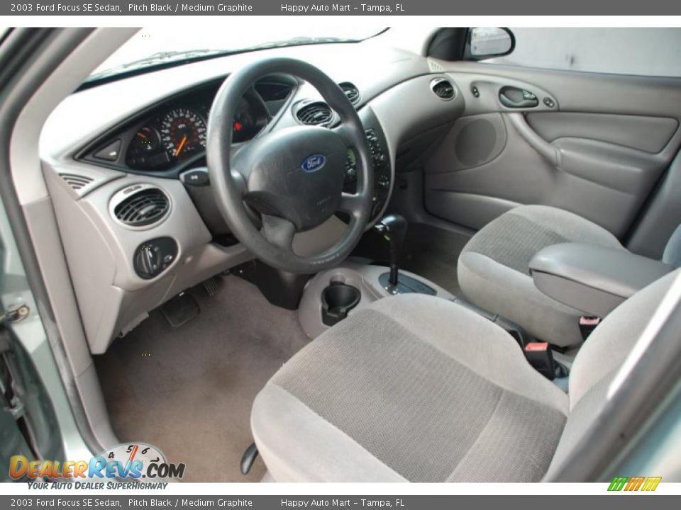 2003 Ford Focus SE Sedan Pitch Black / Medium Graphite Photo #18