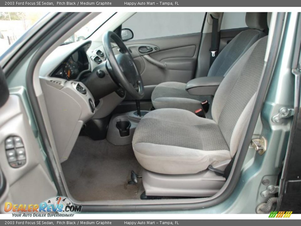 2003 Ford Focus SE Sedan Pitch Black / Medium Graphite Photo #21