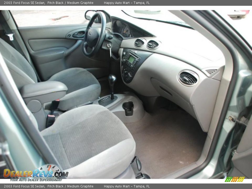 2003 Ford Focus SE Sedan Pitch Black / Medium Graphite Photo #23