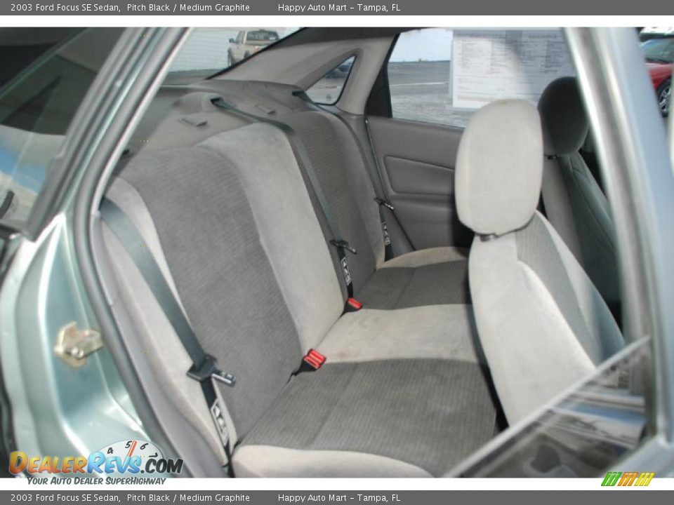 2003 Ford Focus SE Sedan Pitch Black / Medium Graphite Photo #28
