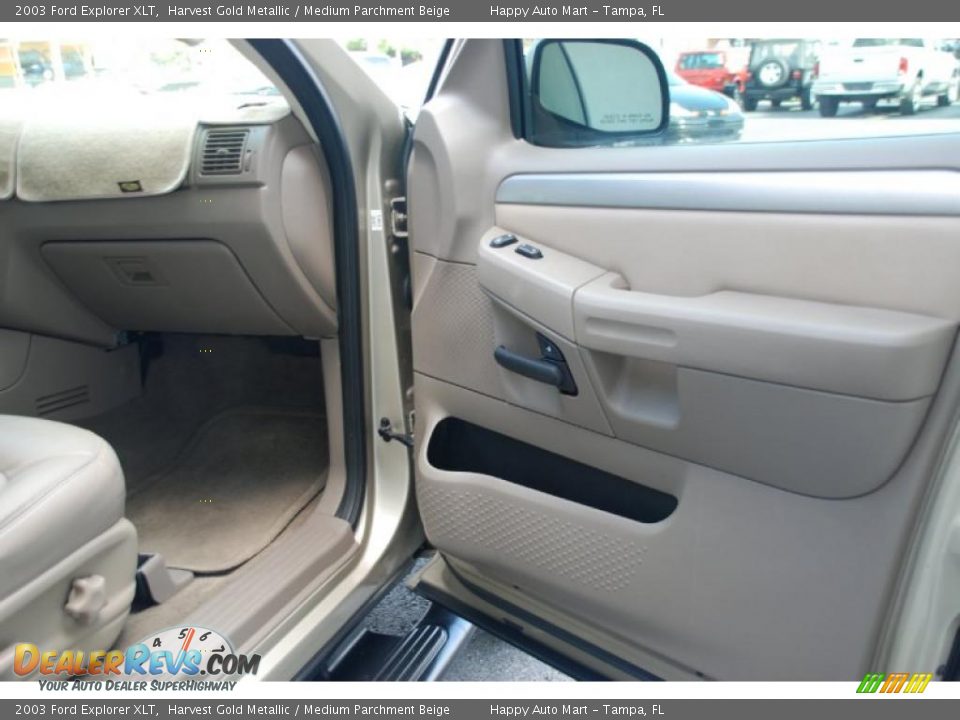 2003 Ford Explorer XLT Harvest Gold Metallic / Medium Parchment Beige Photo #33