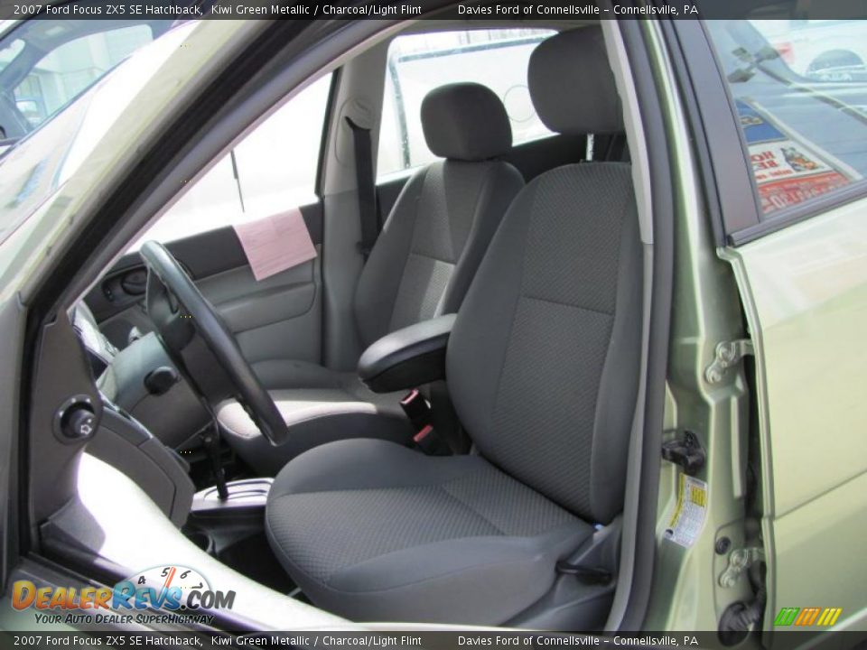 2007 Ford Focus ZX5 SE Hatchback Kiwi Green Metallic / Charcoal/Light Flint Photo #8
