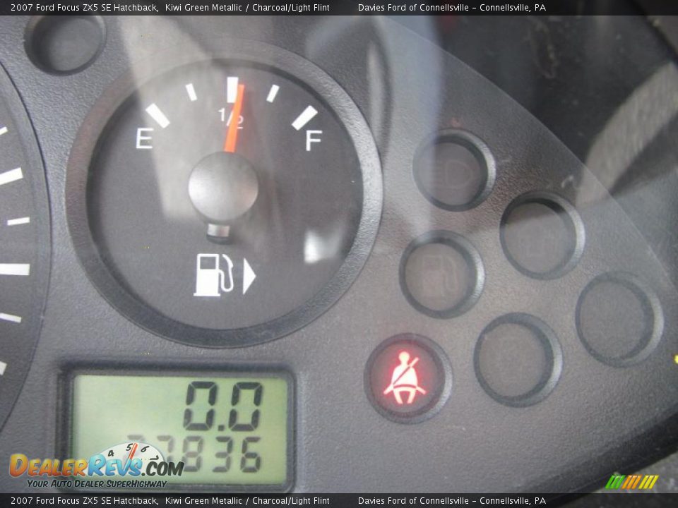 2007 Ford Focus ZX5 SE Hatchback Kiwi Green Metallic / Charcoal/Light Flint Photo #9