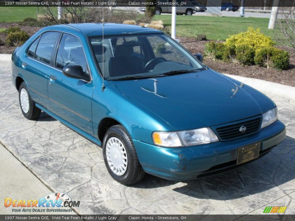 1997 Nissan Sentra GXE Vivid Teal Pearl Metallic / Light Gray Photo #1