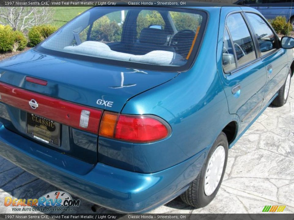 1997 Nissan Sentra GXE Vivid Teal Pearl Metallic / Light Gray Photo #8