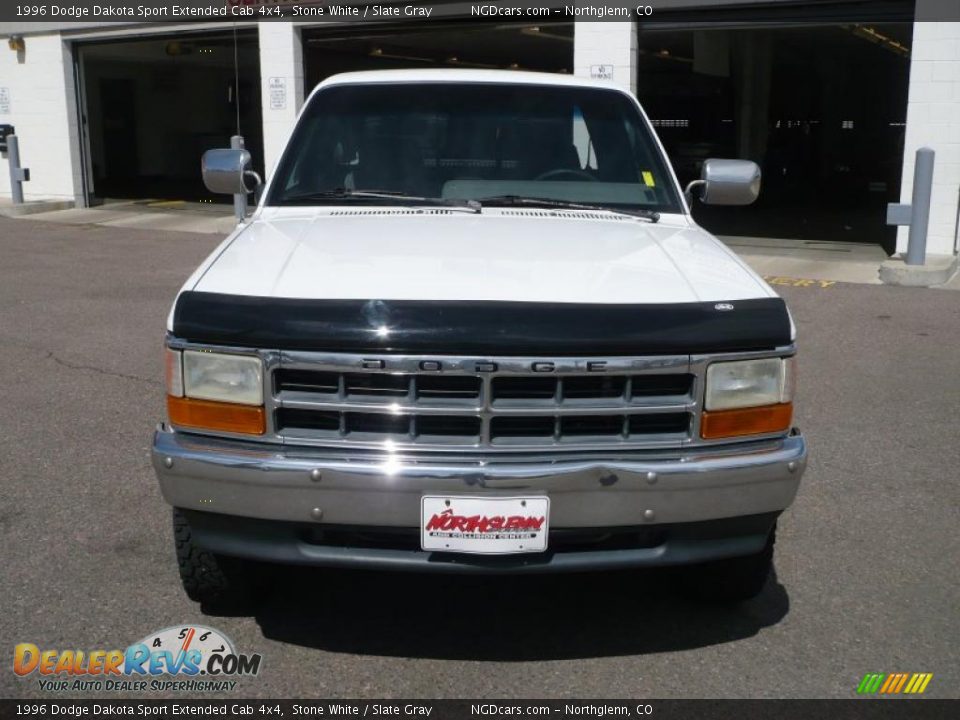 1996 Dodge Dakota Sport Extended Cab 4x4 Stone White / Slate Gray Photo #2