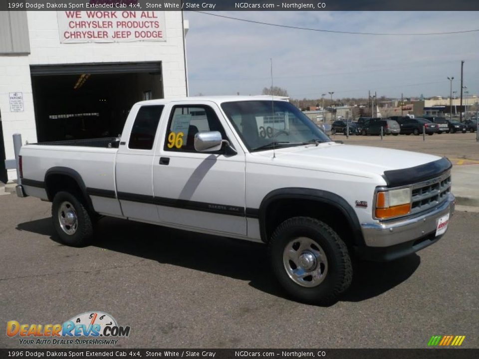 1996 Dodge Dakota Sport Extended Cab 4x4 Stone White / Slate Gray Photo #3