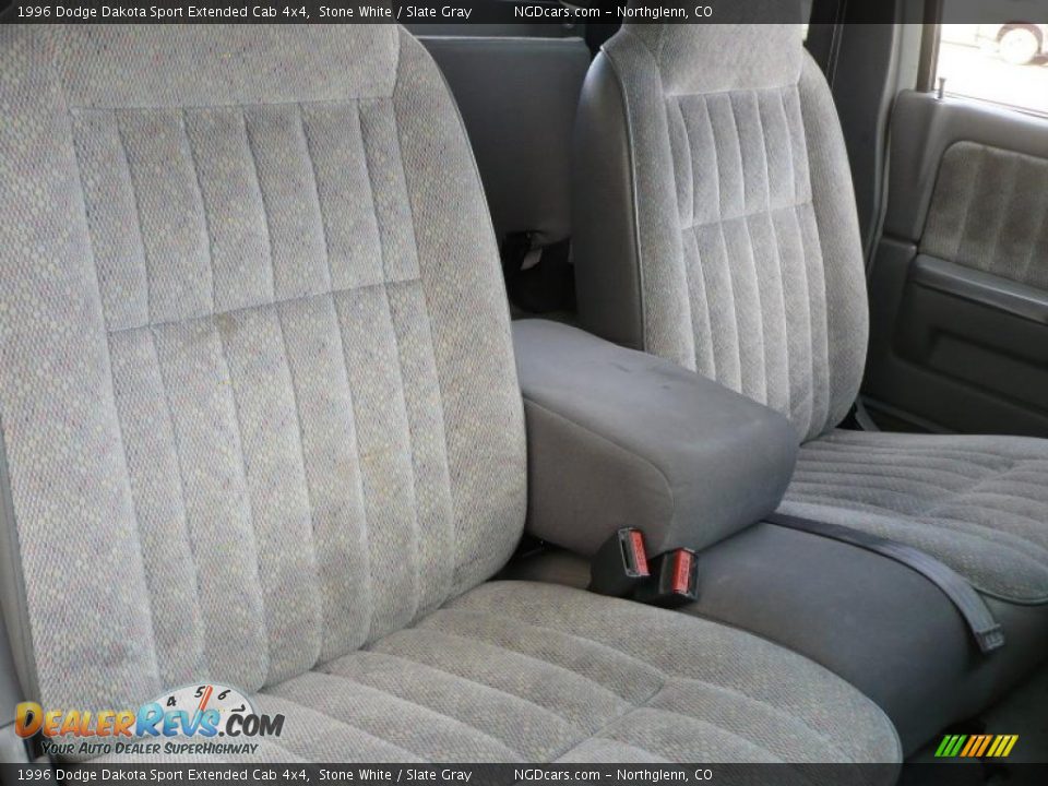 1996 Dodge Dakota Sport Extended Cab 4x4 Stone White / Slate Gray Photo #10
