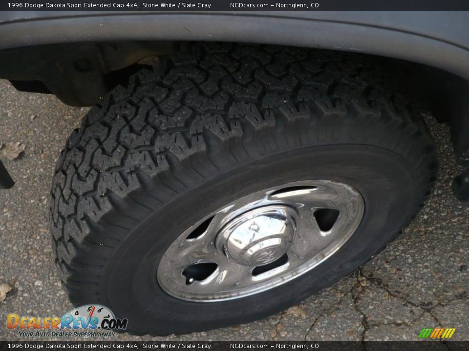 1996 Dodge Dakota Sport Extended Cab 4x4 Stone White / Slate Gray Photo #14