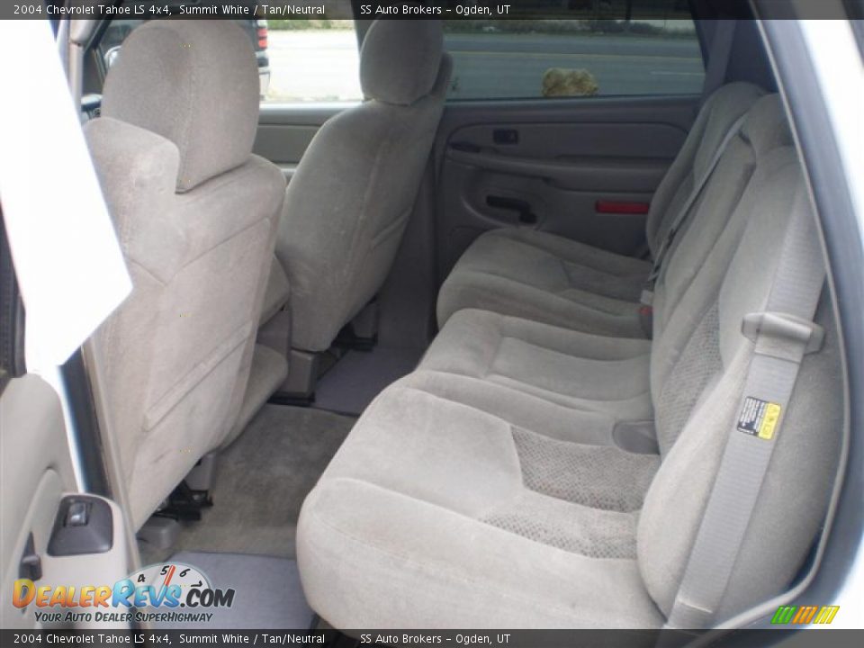 2004 Chevrolet Tahoe LS 4x4 Summit White / Tan/Neutral Photo #7
