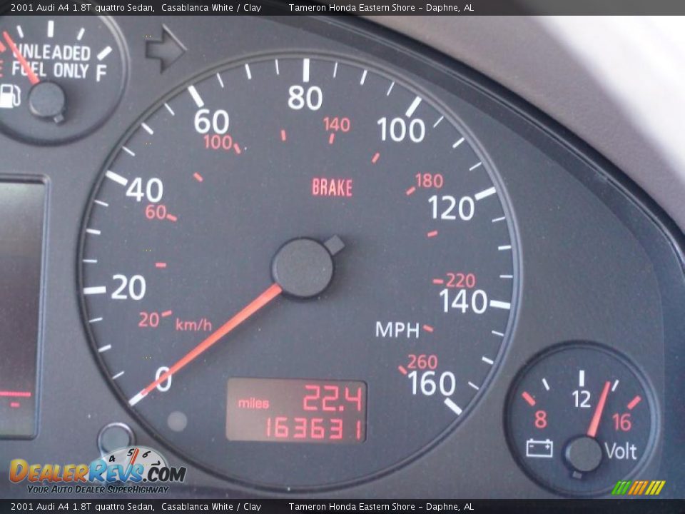 2001 Audi A4 1.8T quattro Sedan Casablanca White / Clay Photo #21