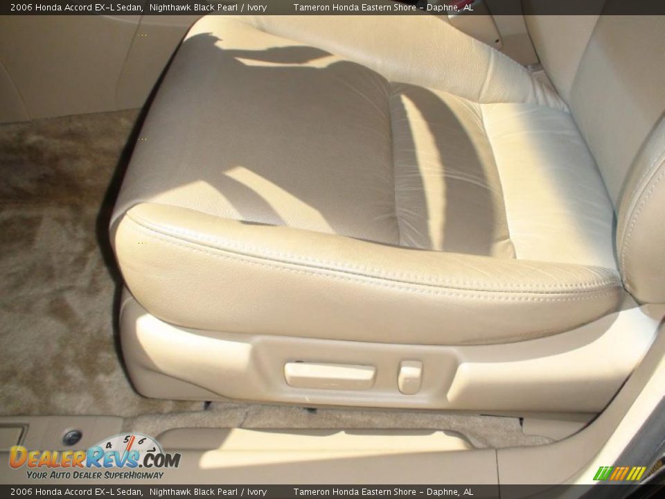 2006 Honda Accord EX-L Sedan Nighthawk Black Pearl / Ivory Photo #19