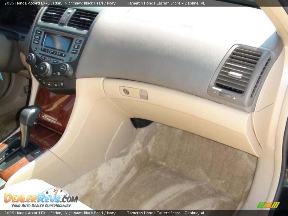 2006 Honda Accord EX-L Sedan Nighthawk Black Pearl / Ivory Photo #28
