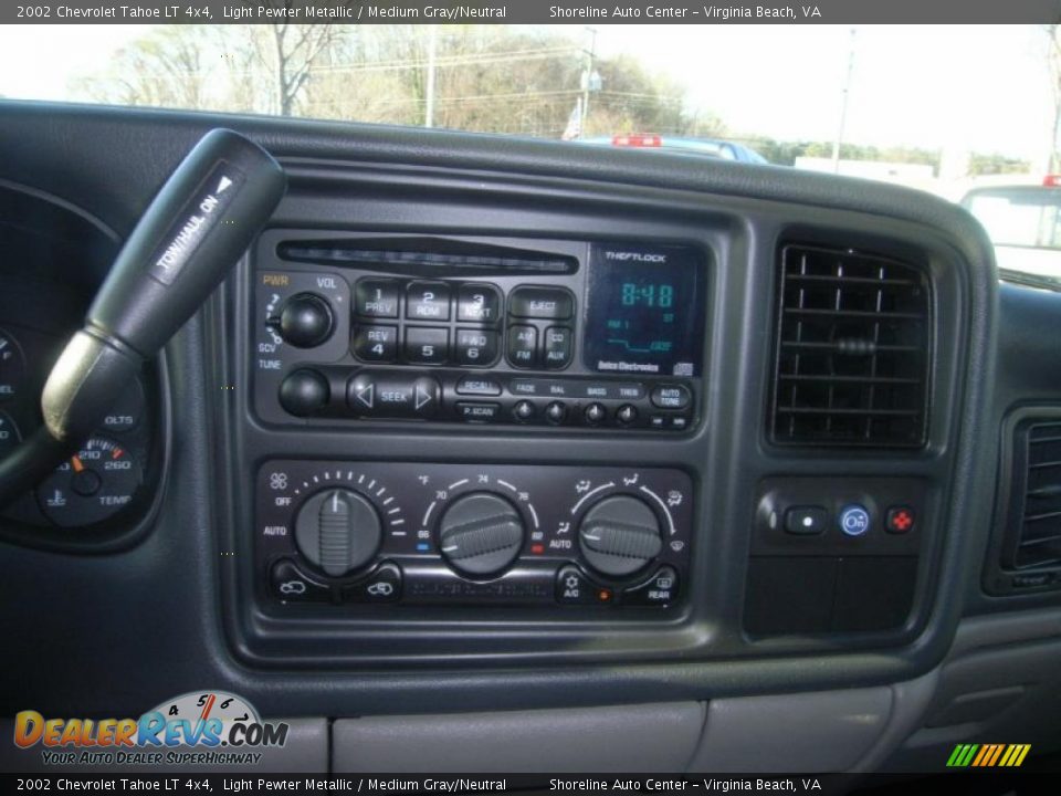 2002 Chevrolet Tahoe LT 4x4 Light Pewter Metallic / Medium Gray/Neutral Photo #17