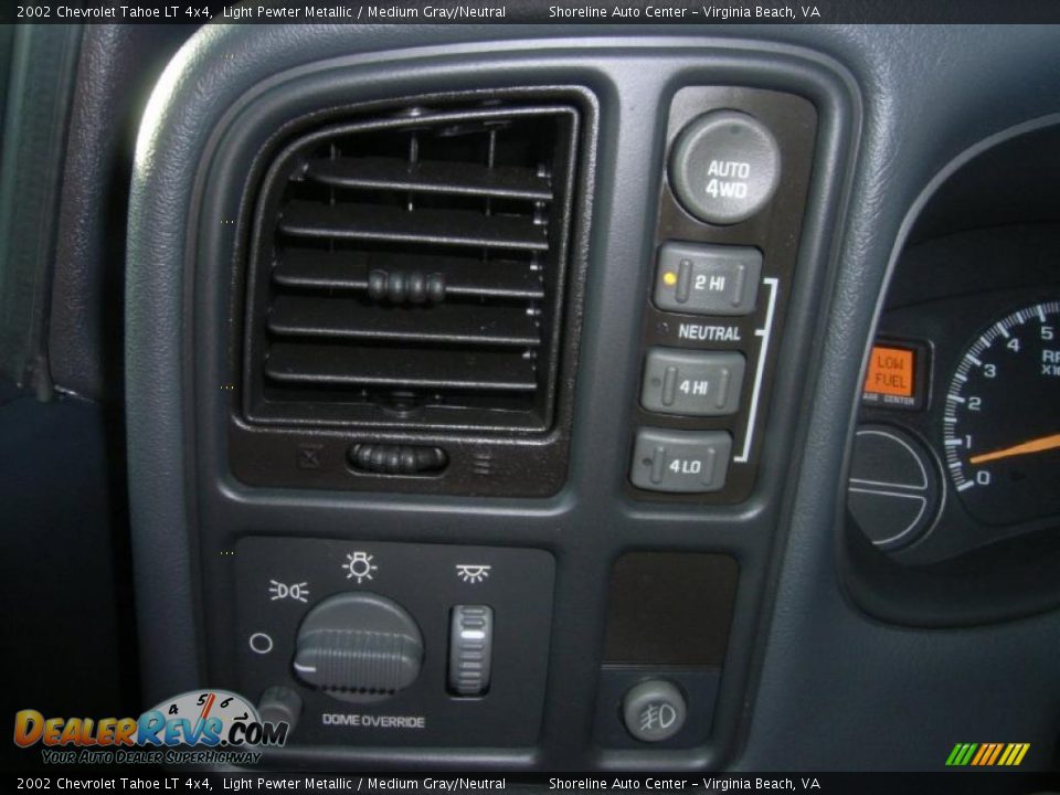 2002 Chevrolet Tahoe LT 4x4 Light Pewter Metallic / Medium Gray/Neutral Photo #21