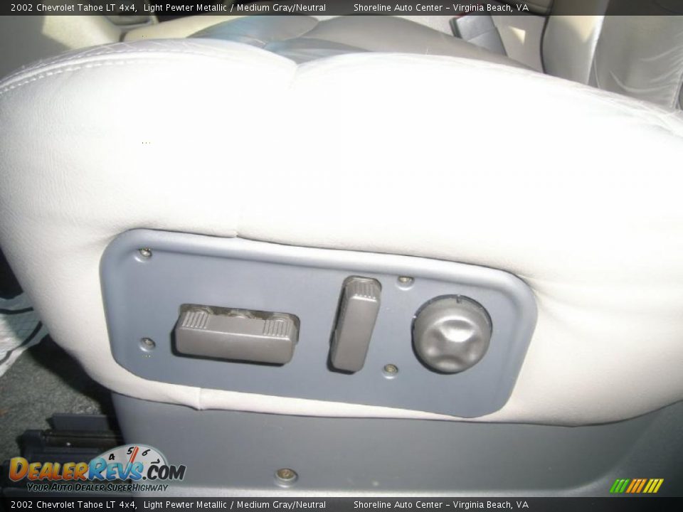 2002 Chevrolet Tahoe LT 4x4 Light Pewter Metallic / Medium Gray/Neutral Photo #24