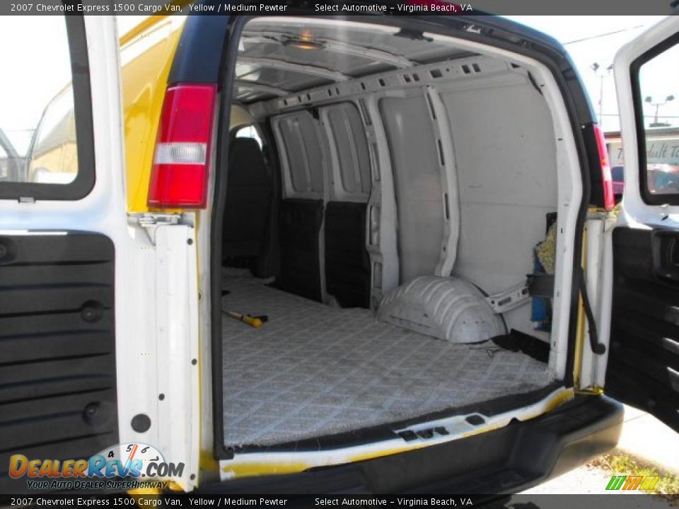 2007 Chevrolet Express 1500 Cargo Van Yellow / Medium Pewter Photo #8