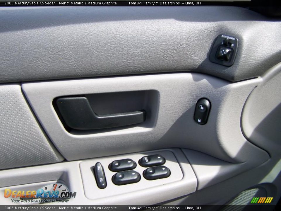 2005 Mercury Sable GS Sedan Merlot Metallic / Medium Graphite Photo #8