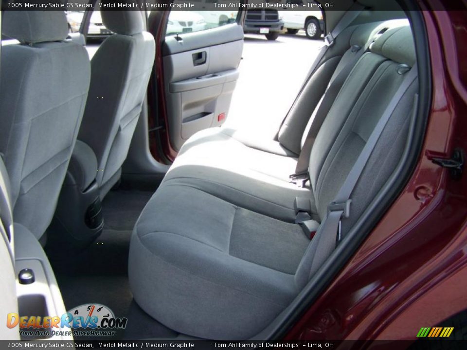 2005 Mercury Sable GS Sedan Merlot Metallic / Medium Graphite Photo #9