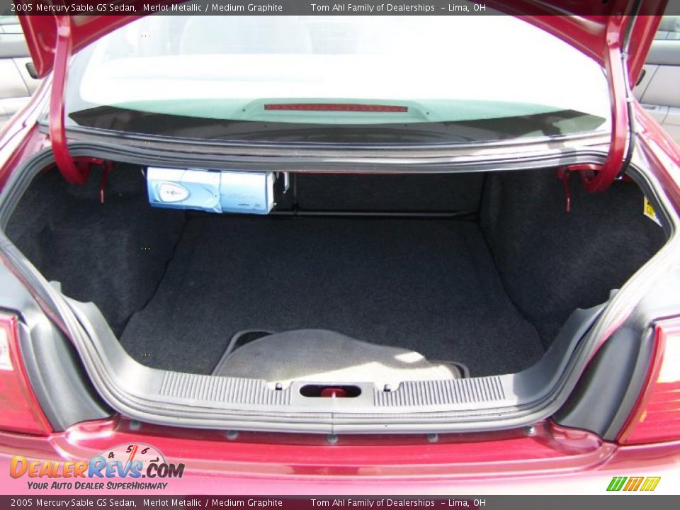 2005 Mercury Sable GS Sedan Merlot Metallic / Medium Graphite Photo #10